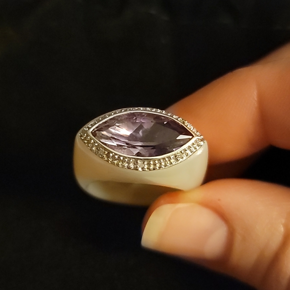 10K White Gold Amethyst & Mother of Pearl Ring